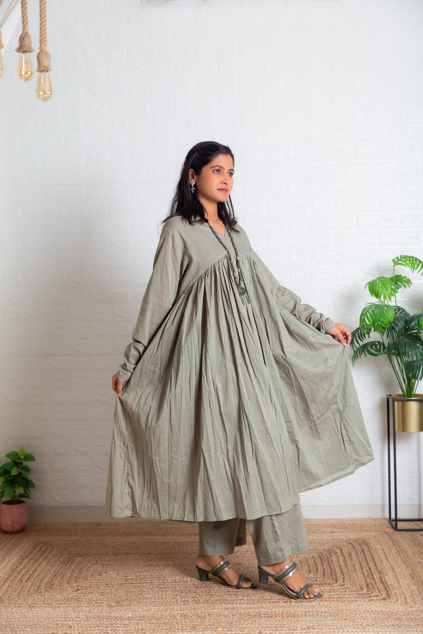 Grey Chudi Sleeves Mul Gathered Kurta set