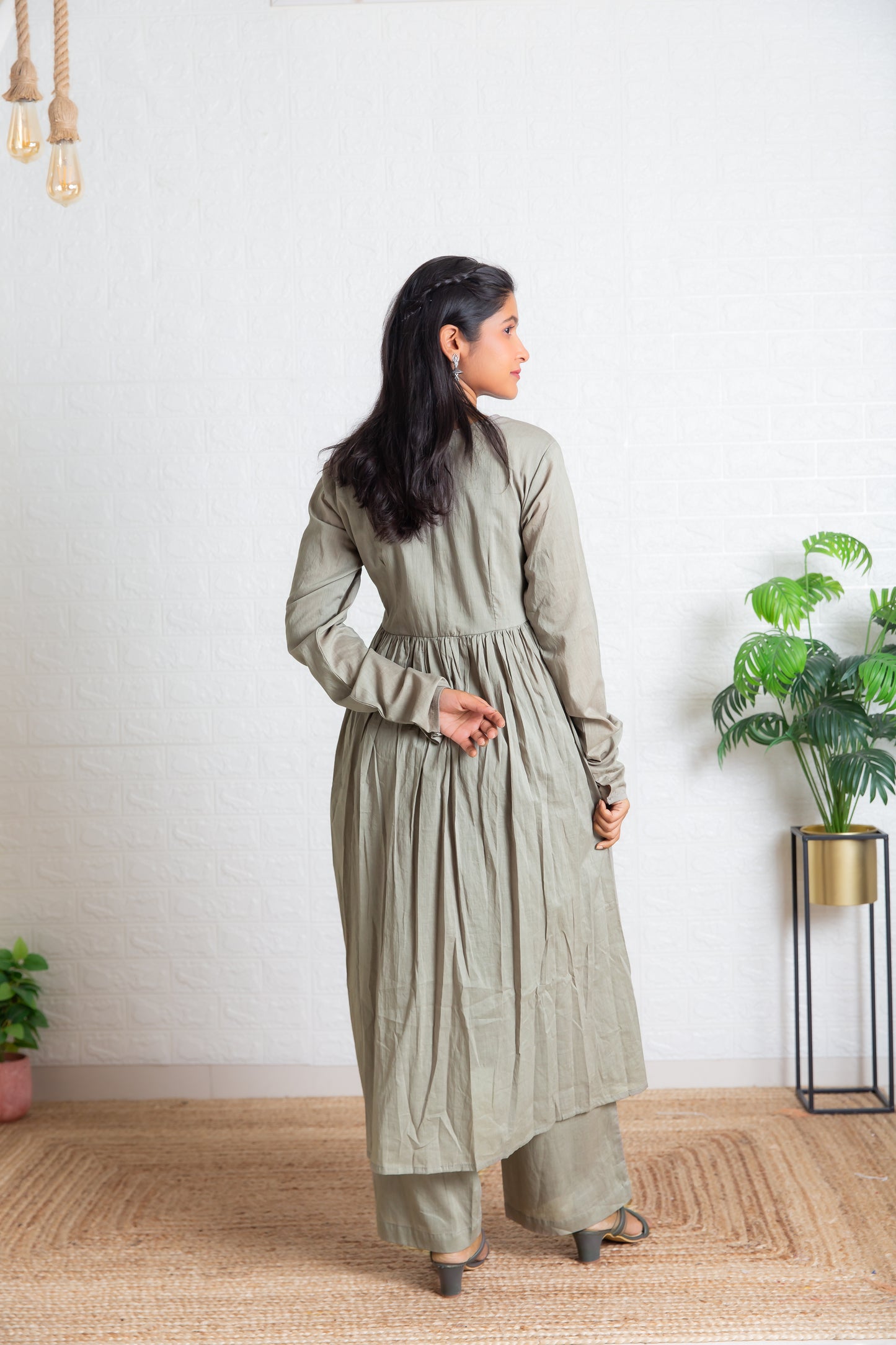 Grey Chudi Sleeves Mul Gathered Kurta set