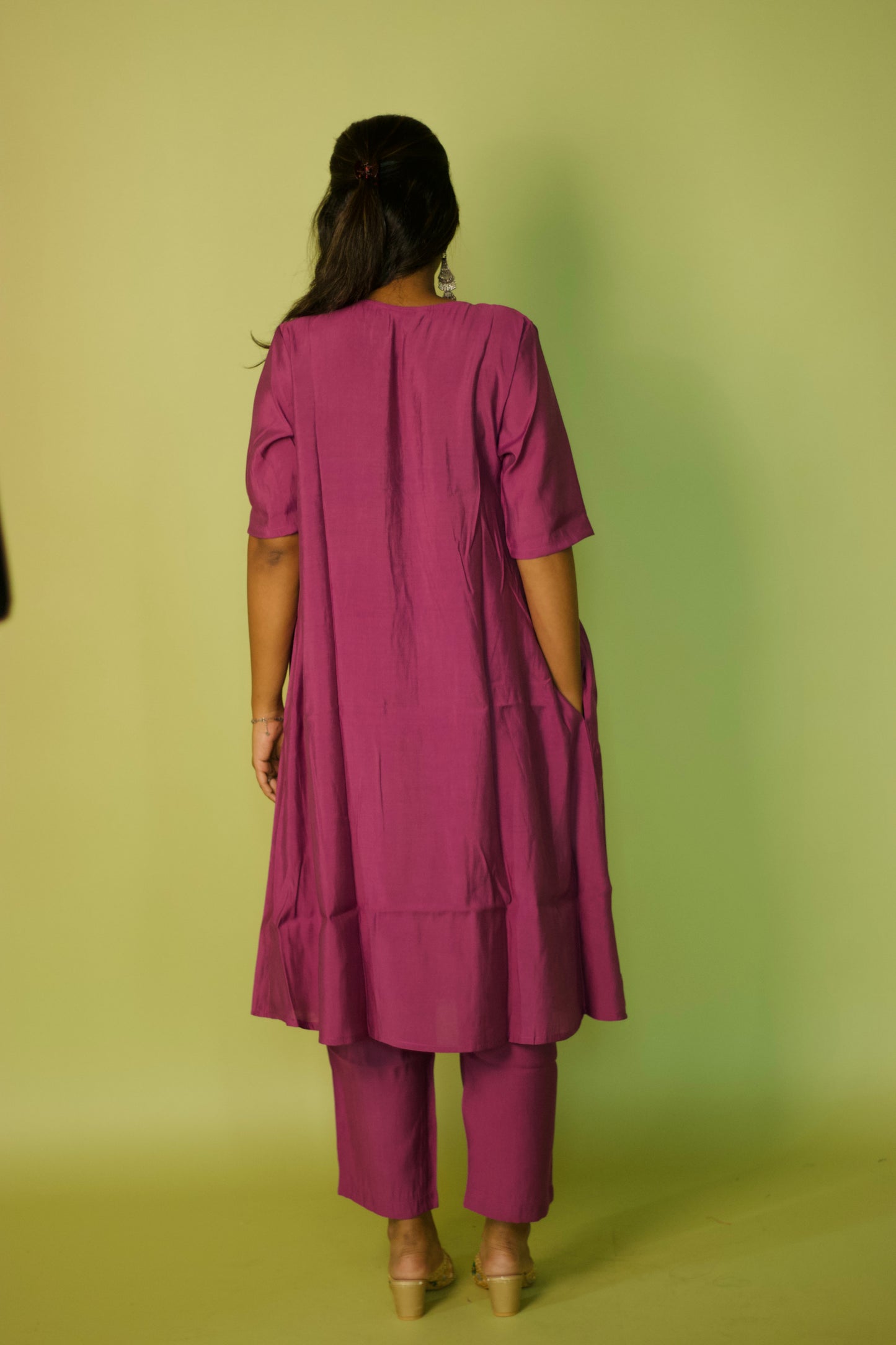 Mauve Chanderi Twisted Neck kurta set