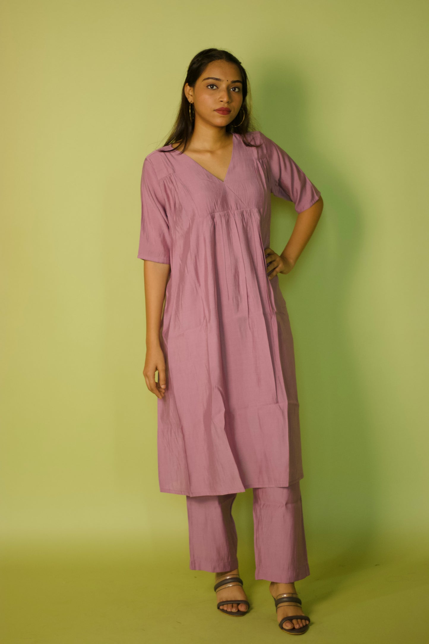 Mauve Chanderi Twisted Neck kurta set