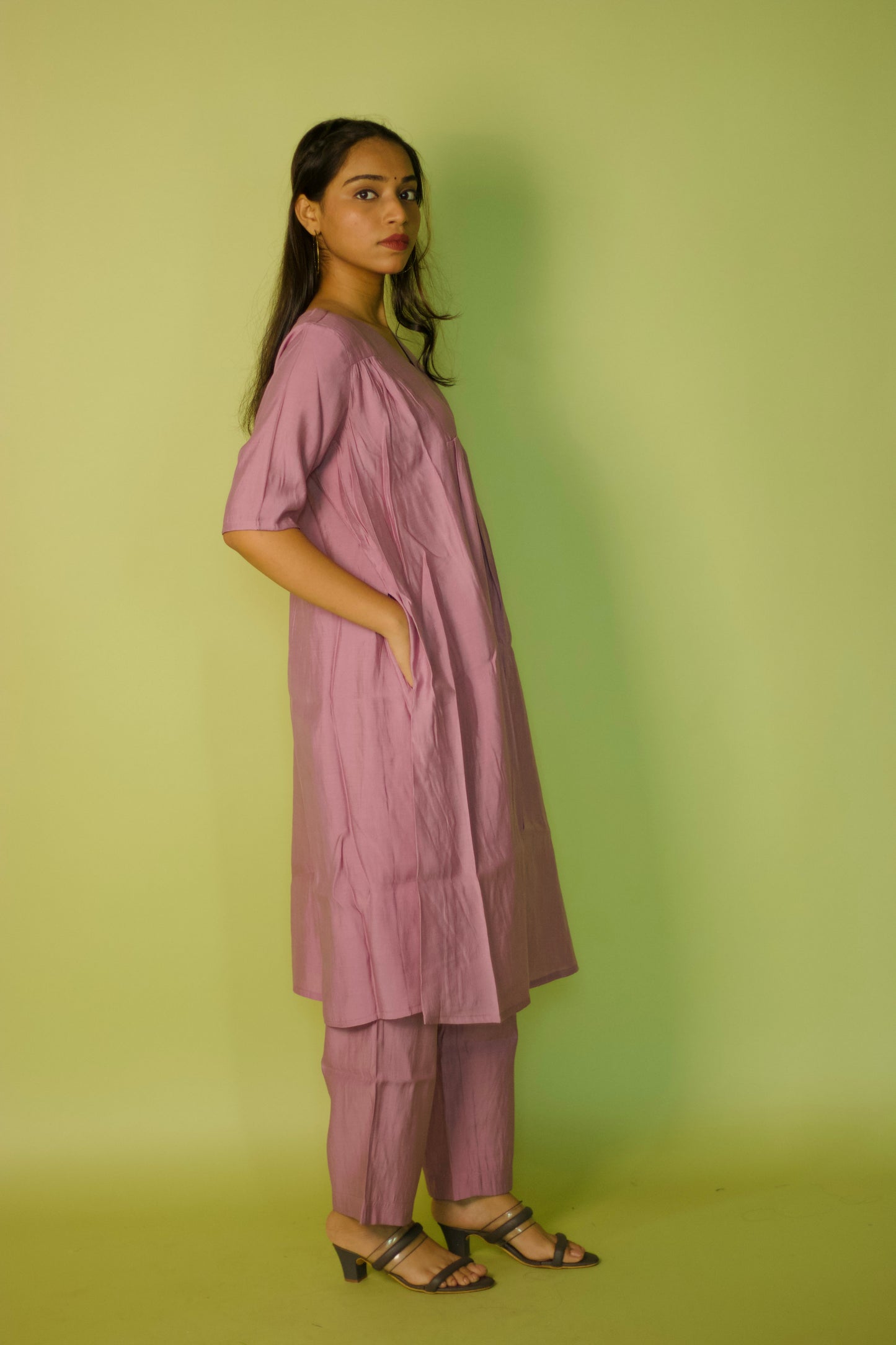 Mauve Chanderi Twisted Neck kurta set