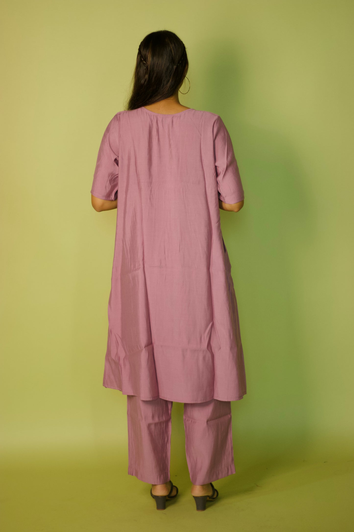 Mauve Chanderi Twisted Neck kurta set