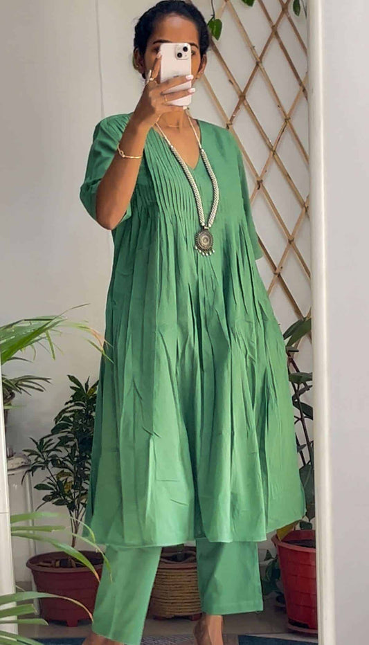 Green V-Neck Mul Pleated Kurta Set